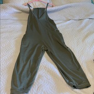 🧡Super Comfy Green Jumpsuit!🌲🦎